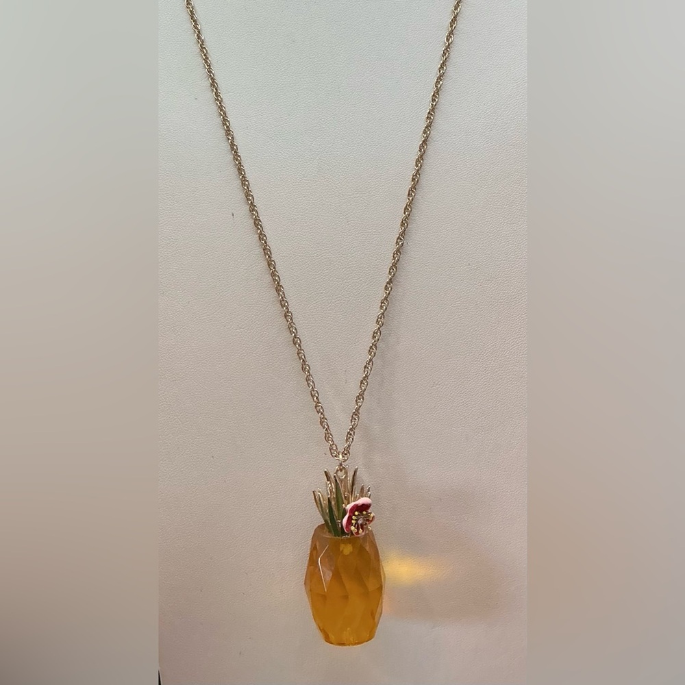 BETSEY JOHNSON GOLDTONE FACETED PINEAPPLE FLORAL LONG NECKLACE NWT